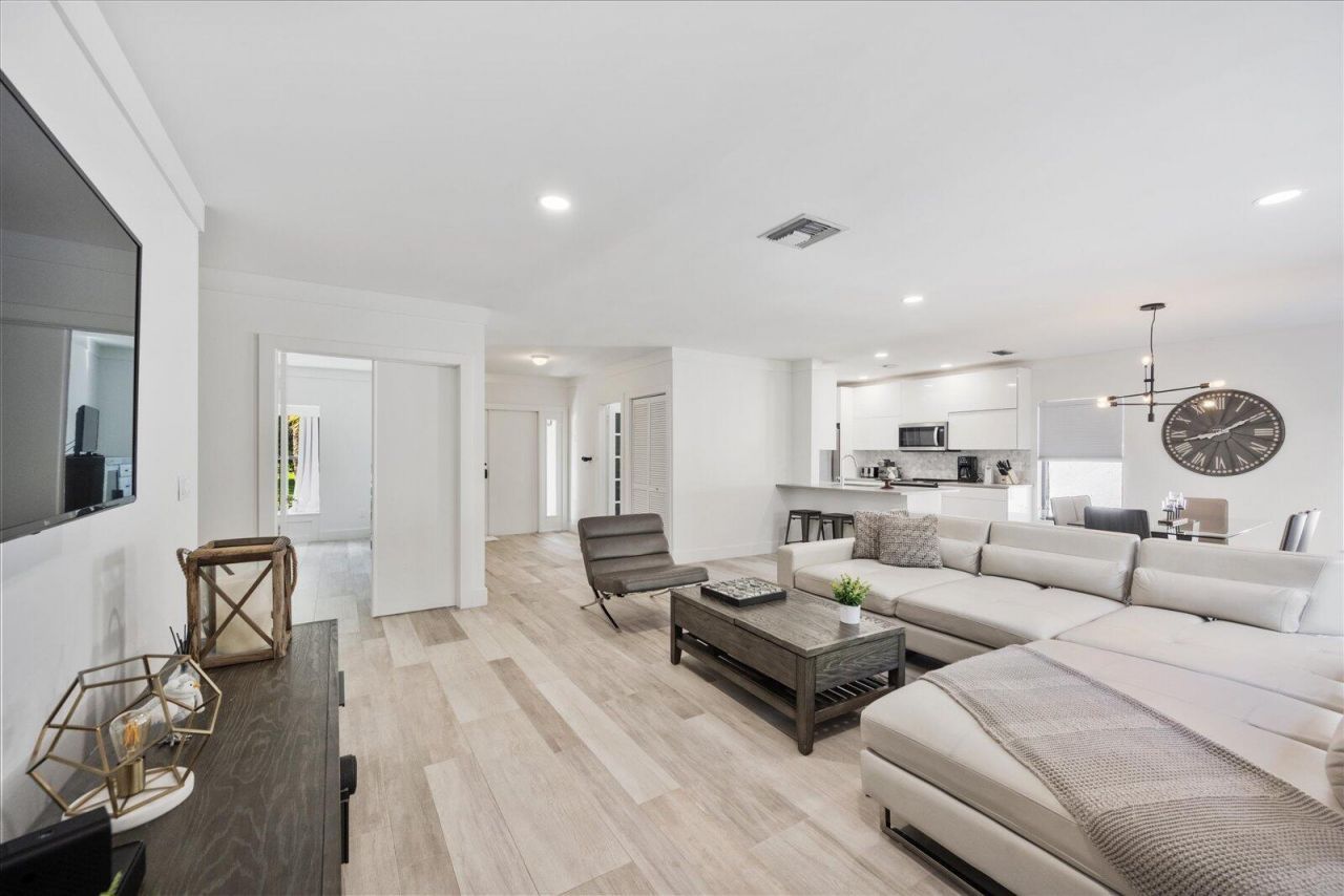 11311 Pond View Drive, Unit C201, Wellington, FL 33414 Photo