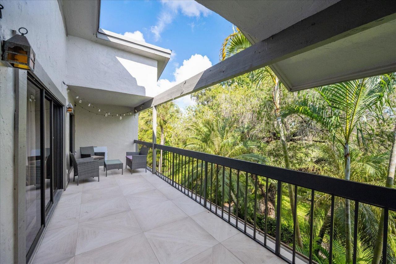 11311 Pond View Drive, Unit C201, Wellington, FL 33414 Photo