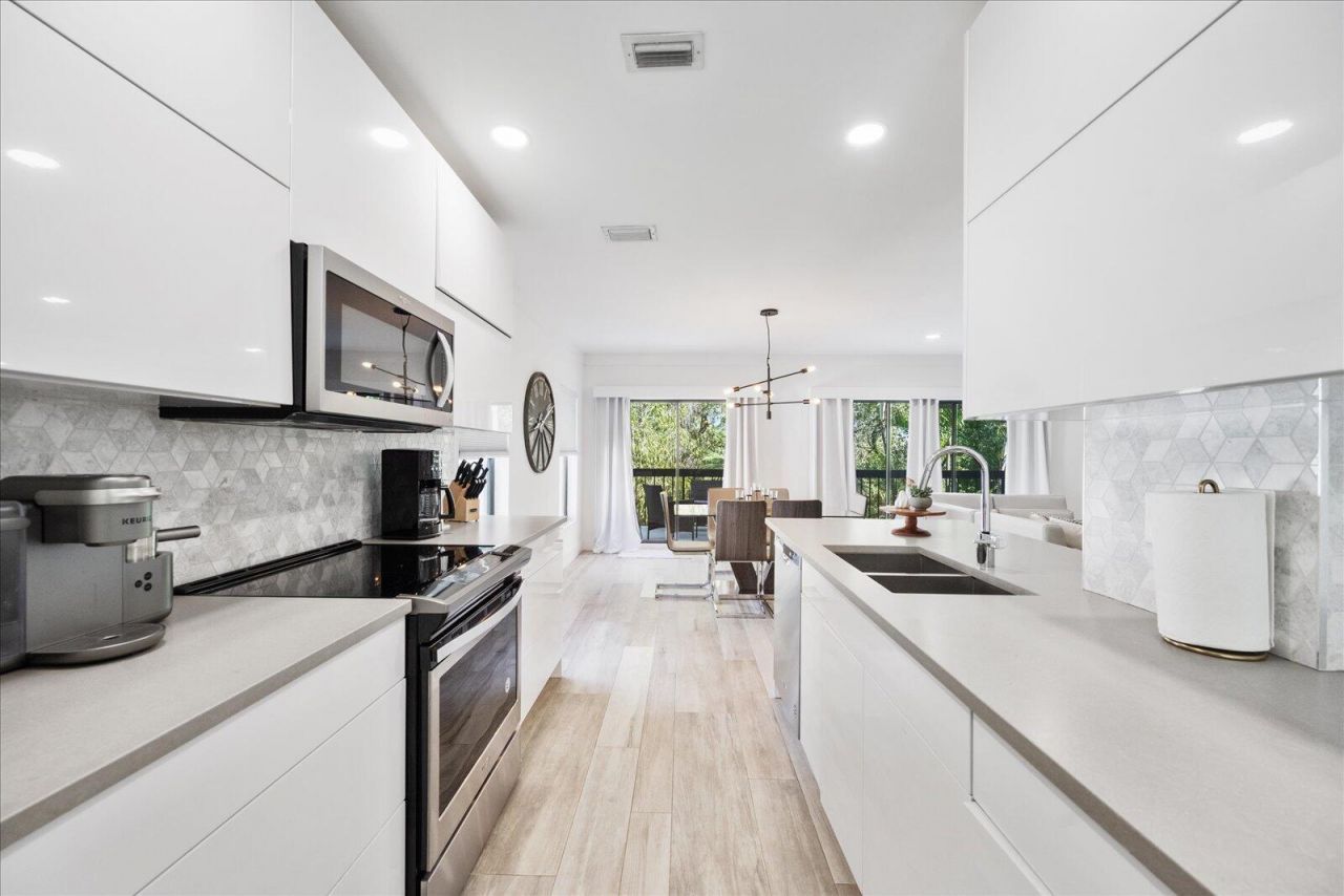 11311 Pond View Drive, Unit C201, Wellington, FL 33414 Photo
