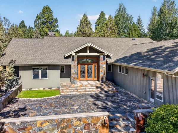 17084 Lady Caroline Drive, Sisters, OR 97759