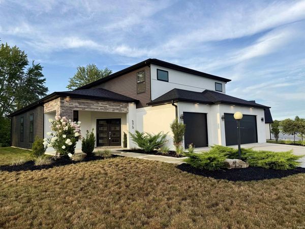 575 Sandringham Pass, Fort Wayne, IN 46845