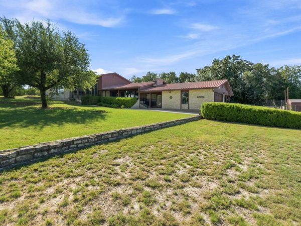 606 Rolling Hills RD, Liberty Hill, TX 78642