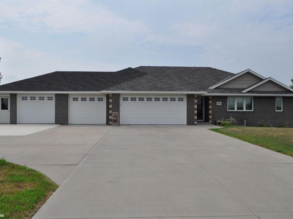 800 E 30th Street, Carroll, IA 51401