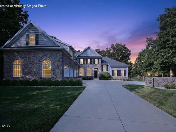 5948 Snowlight Court, Sylvania, OH 43560
