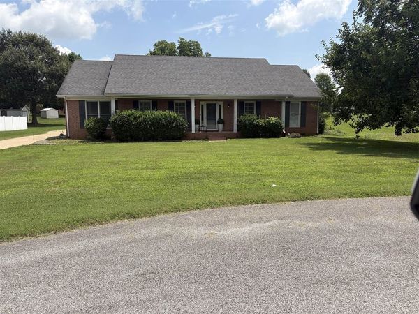 938 Meadowlark Court, Bowling Green, KY 42103
