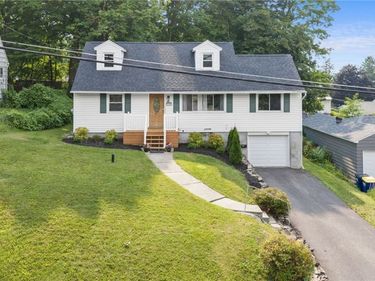 108 Sutton Drive , Syracuse, NY 13219