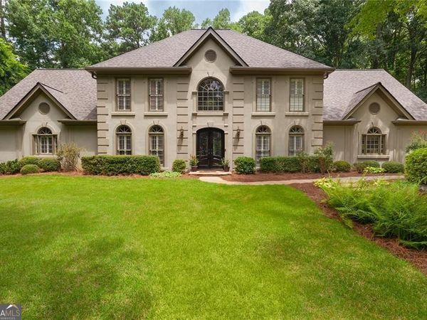 5825 Plantation Drive, Roswell, GA 30075