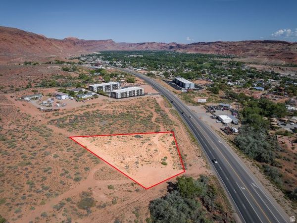 1590 S HIGHWAY 191 , Moab, UT 84532