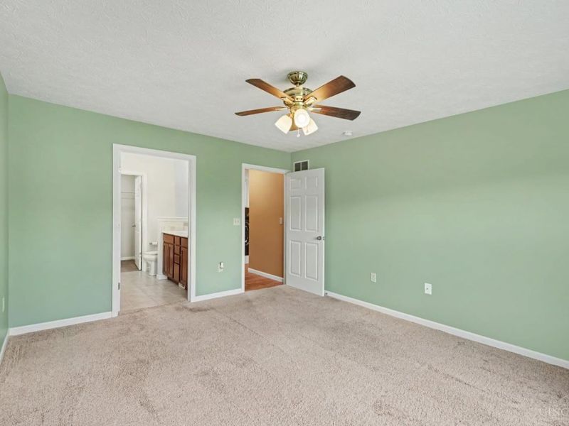 1079 Spruce Glen, Hamilton Twp, OH 45152 Photo 15
