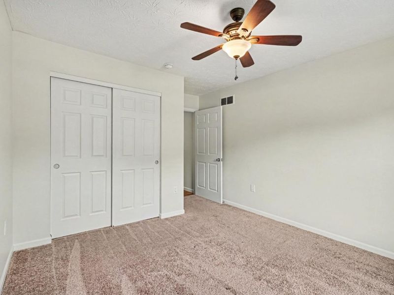 1079 Spruce Glen, Hamilton Twp, OH 45152 Photo 17