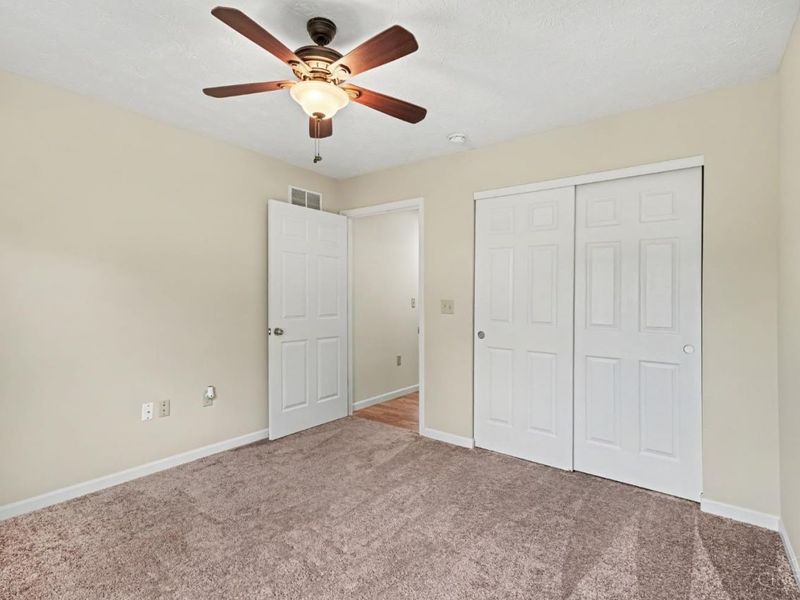 1079 Spruce Glen, Hamilton Twp, OH 45152 Photo 19