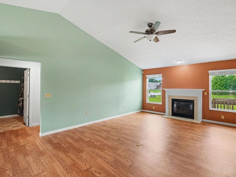 1079 Spruce Glen, Hamilton Twp, OH 45152 Photo 7