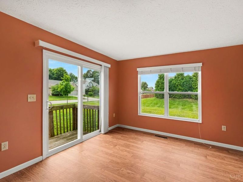 1079 Spruce Glen, Hamilton Twp, OH 45152 Photo 9