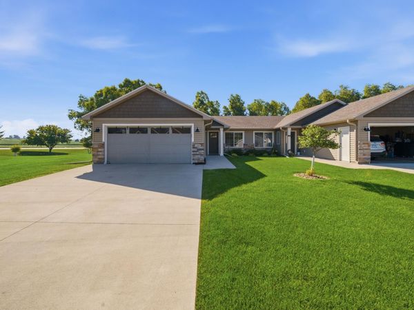148 Highland Circle , Zumbrota, MN 55992