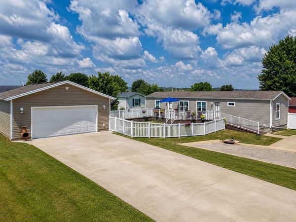 4211 Daffodil Ave SE, Rochester, MN 55904