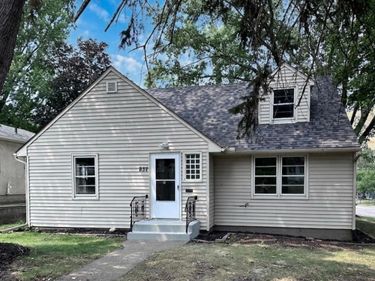 837 Mcknight Road N, Saint Paul, MN 55119
