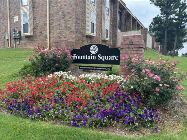1855 W POPLAR WOODS CIR, Unit 304, Germantown, TN 38138