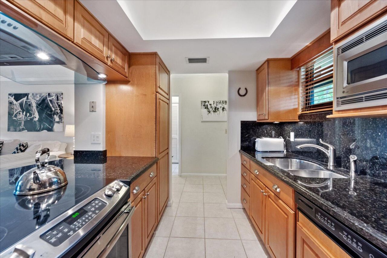 13334 Polo Club Road, Unit 329, Wellington, FL 33414 Photo