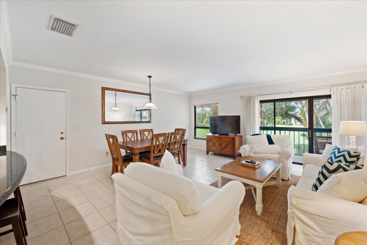 13334 Polo Club Road, Unit 329, Wellington, FL 33414 Photo