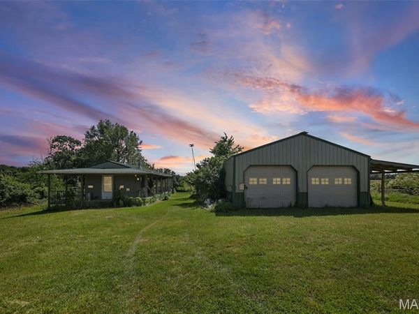 92 Lewis Lane , Hillsboro, IL 62049