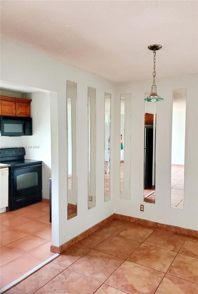 17021 N Bay Rd , Unit 618, Sunny Isles Beach, FL 33160 Photo
