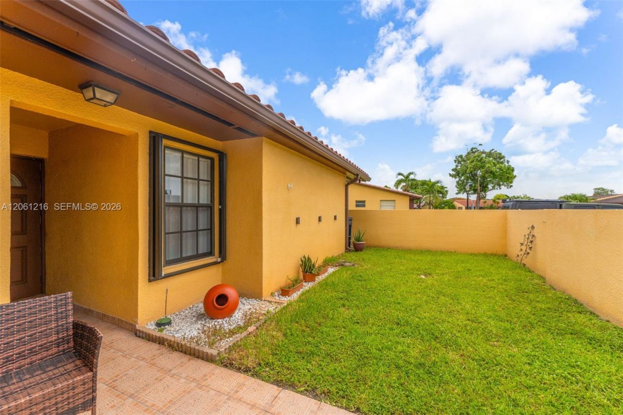 8612 SW 148th Pl , Miami, FL 33193 Photo