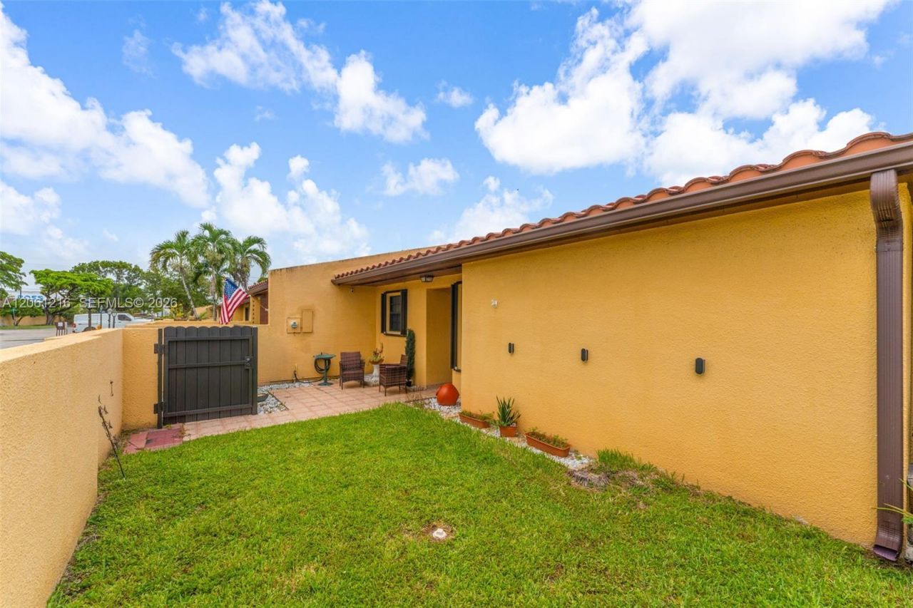 8612 SW 148th Pl , Miami, FL 33193 Photo