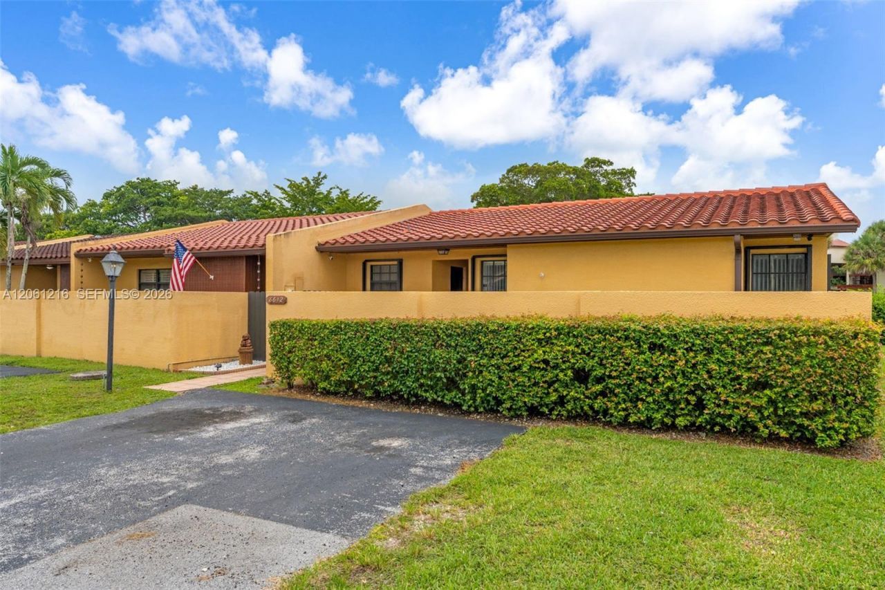 8612 SW 148th Pl , Miami, FL 33193 Photo