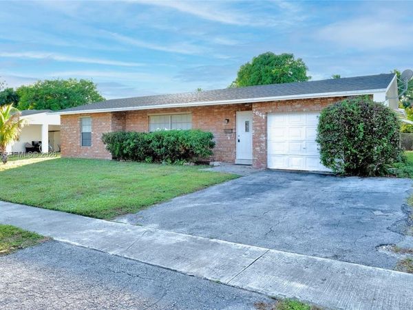 2641 NW 44th Ave , Lauderhill, FL 33313