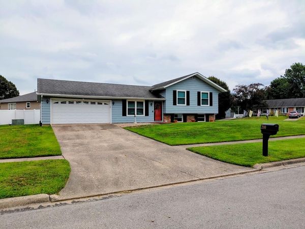 200 Williamsburg Lane, Lancaster, OH 43130