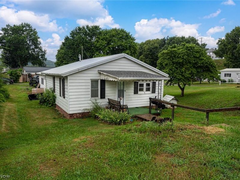 1109 Cemetery Drive , Coshocton, OH 43812 Photo 1