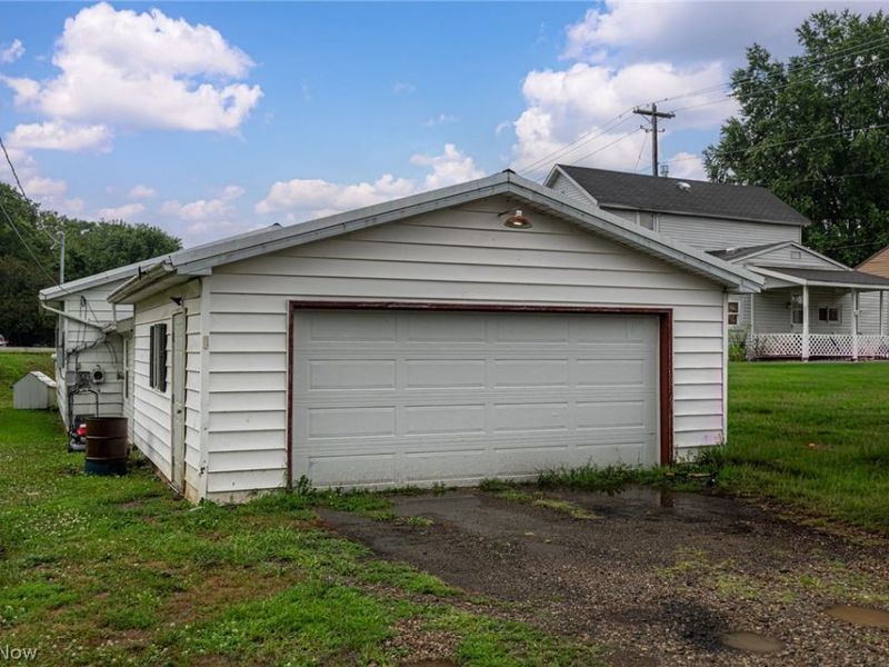 1109 Cemetery Drive , Coshocton, OH 43812 Photo 2