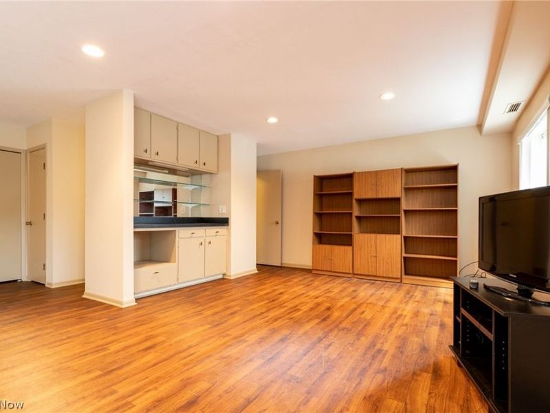 2112 Acacia Park Drive, Unit 224, Lyndhurst, OH 44124 Photo 10