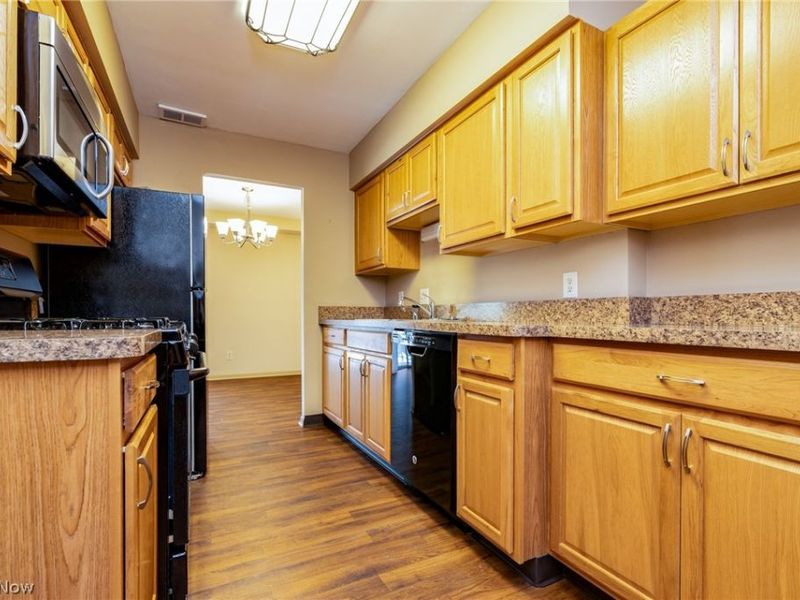 2112 Acacia Park Drive, Unit 224, Lyndhurst, OH 44124 Photo 14