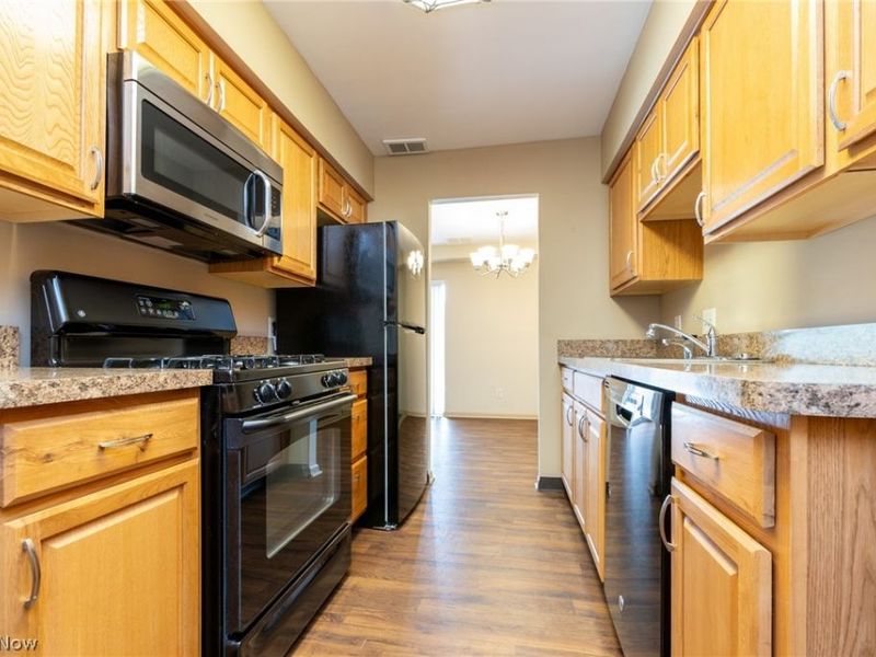 2112 Acacia Park Drive, Unit 224, Lyndhurst, OH 44124 Photo 15