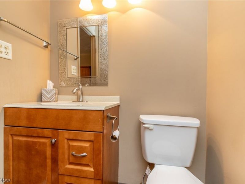 2112 Acacia Park Drive, Unit 224, Lyndhurst, OH 44124 Photo 20