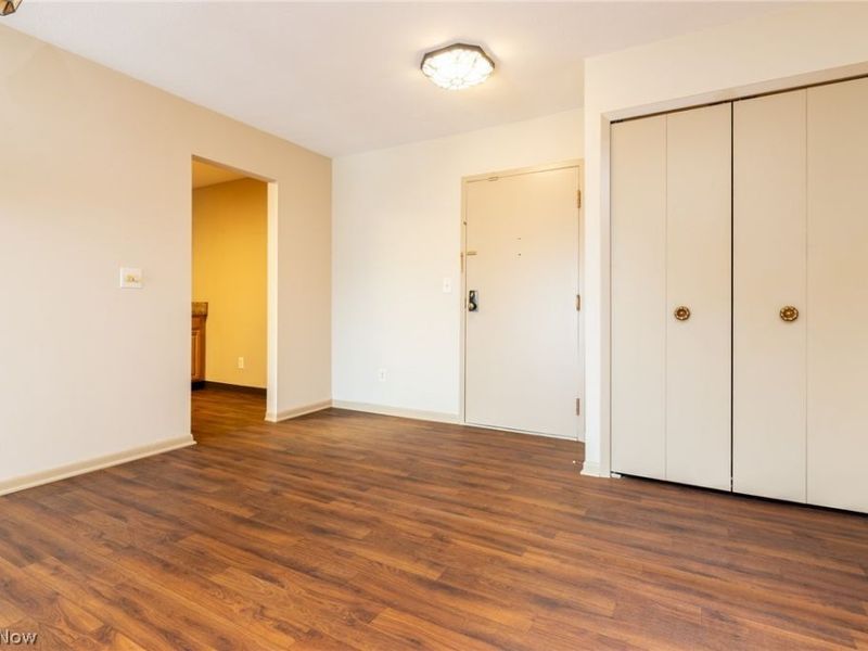 2112 Acacia Park Drive, Unit 224, Lyndhurst, OH 44124 Photo 3