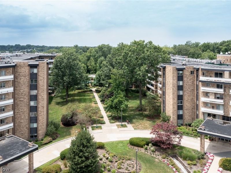 2112 Acacia Park Drive, Unit 224, Lyndhurst, OH 44124 Photo 31