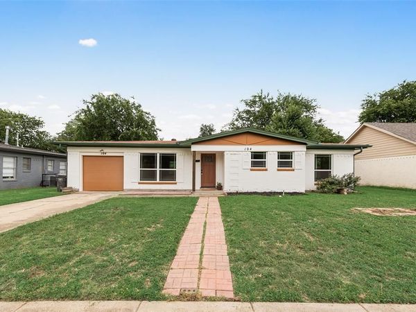 104 Dupont Circle , Fort Worth, TX 76134