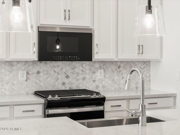 17680 W COLLEGE Drive, Goodyear, AZ 85395