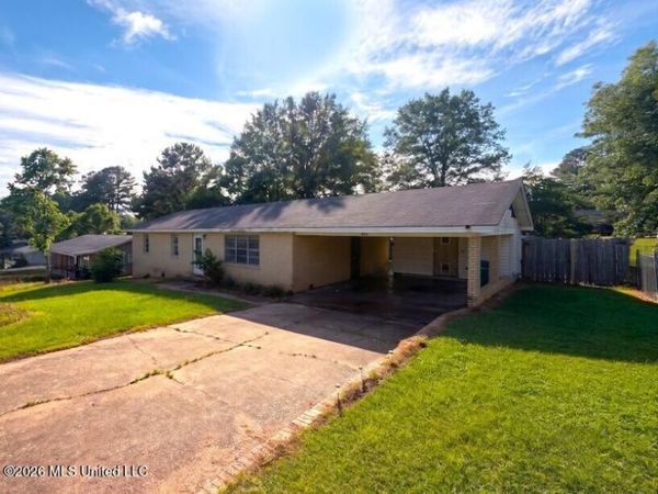 934 Pine Hill Drive, Carthage, MS 39051