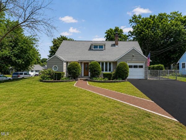 5 Knob Hill, Colonie, NY 12211