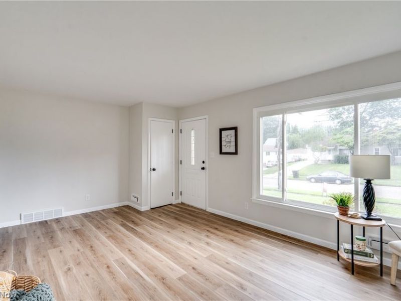 705 E Catawba Avenue , Akron, OH 44306 Photo 2