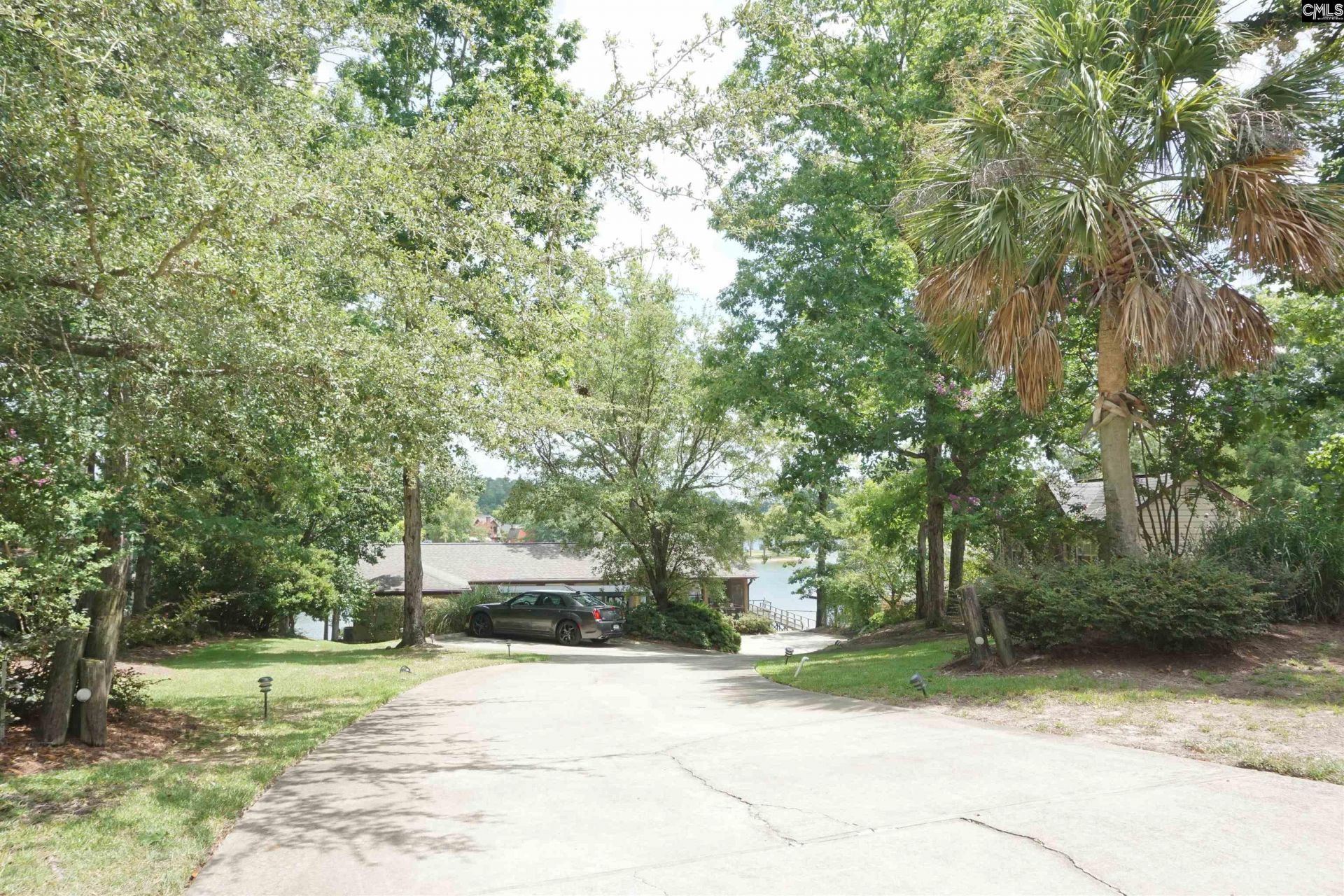 218 Lakeshore Drive  Photo 10