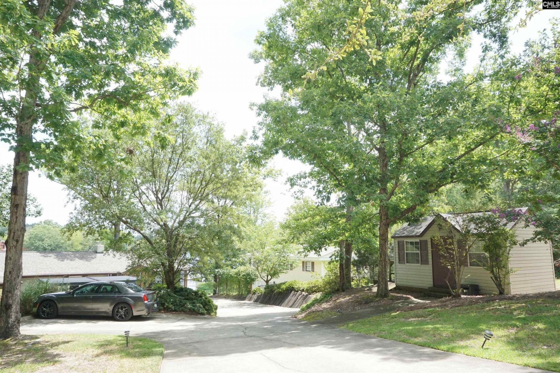 218 Lakeshore Drive  Photo 11