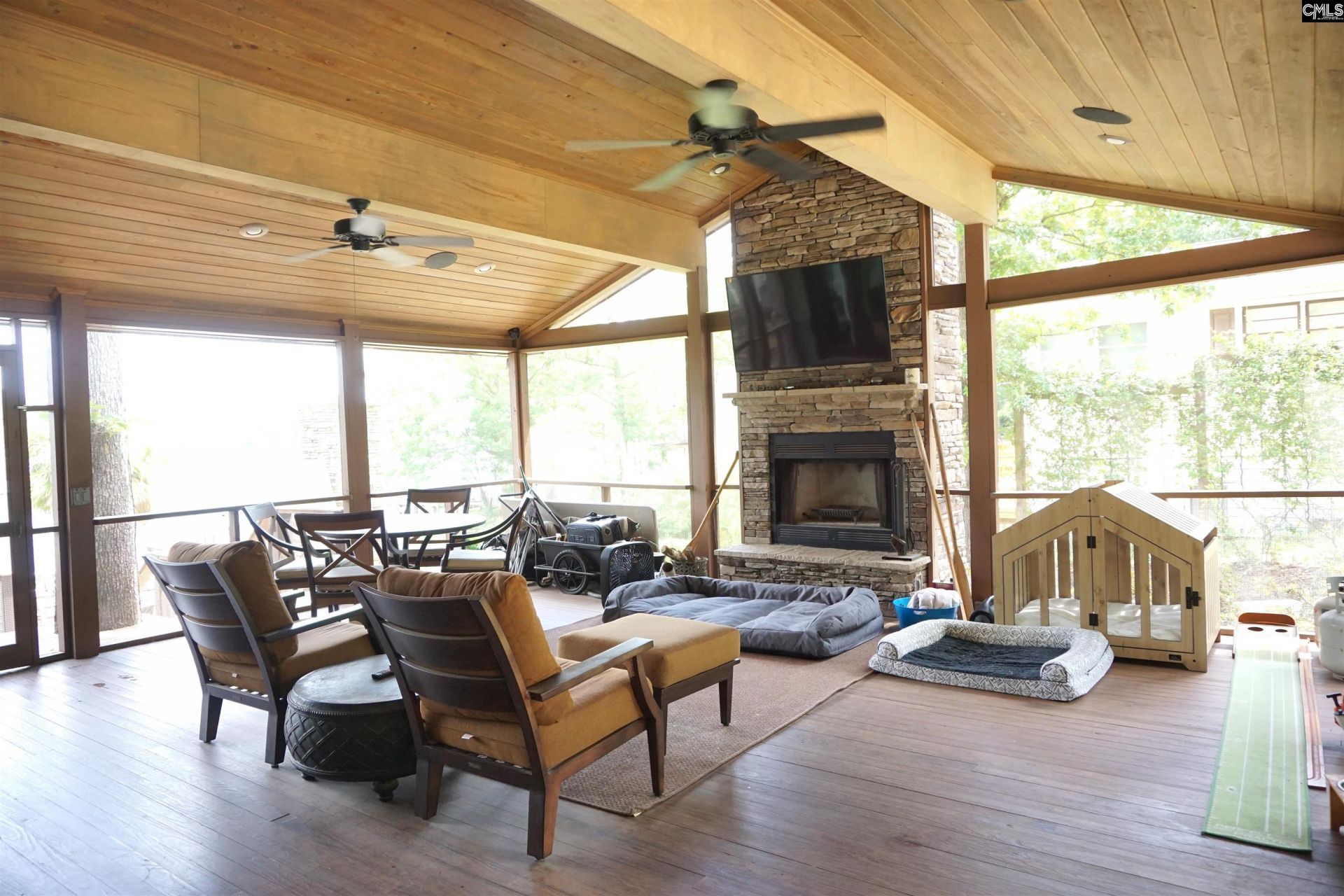 218 Lakeshore Drive  Photo 13