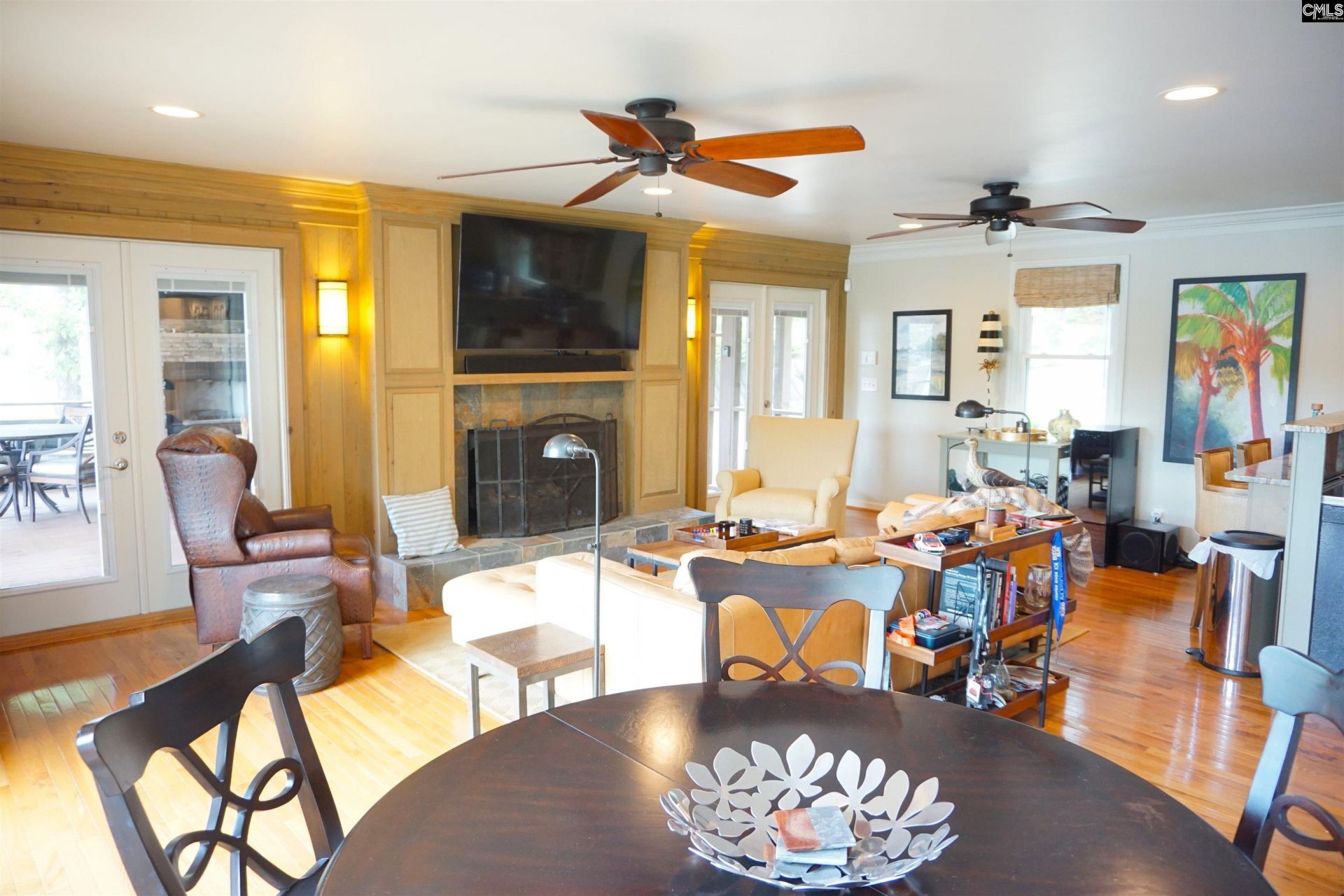 218 Lakeshore Drive  Photo 18