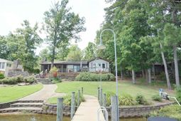 218 Lakeshore Drive  photo 4