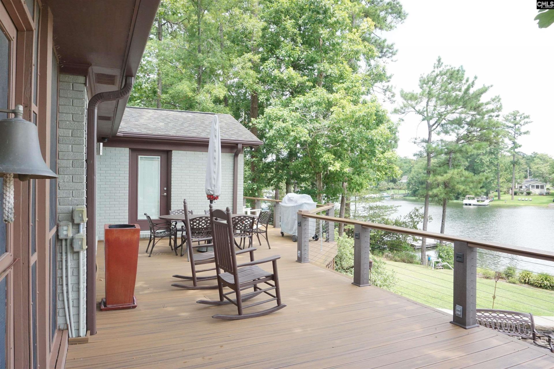218 Lakeshore Drive  Photo 6