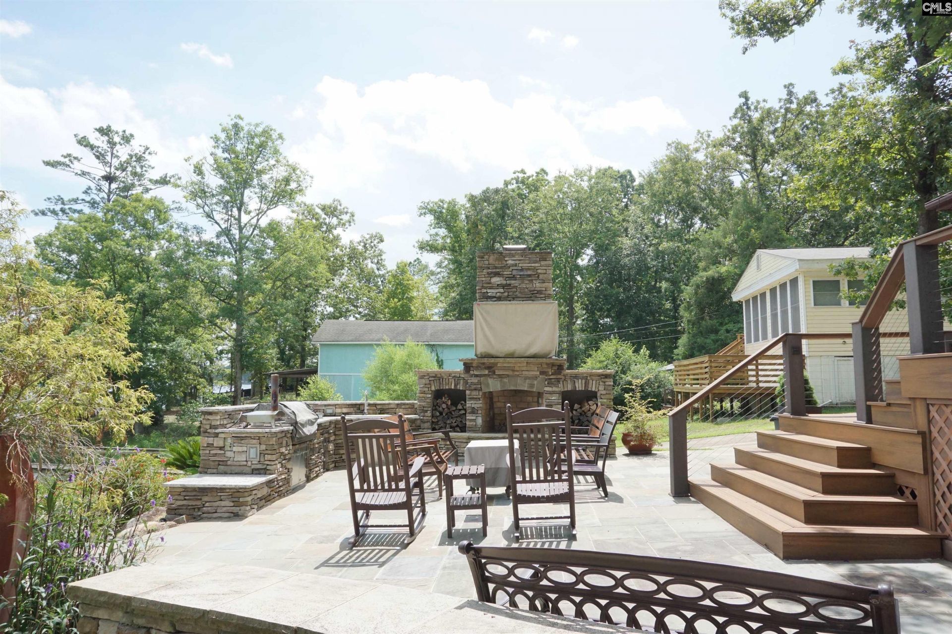 218 Lakeshore Drive  Photo 8